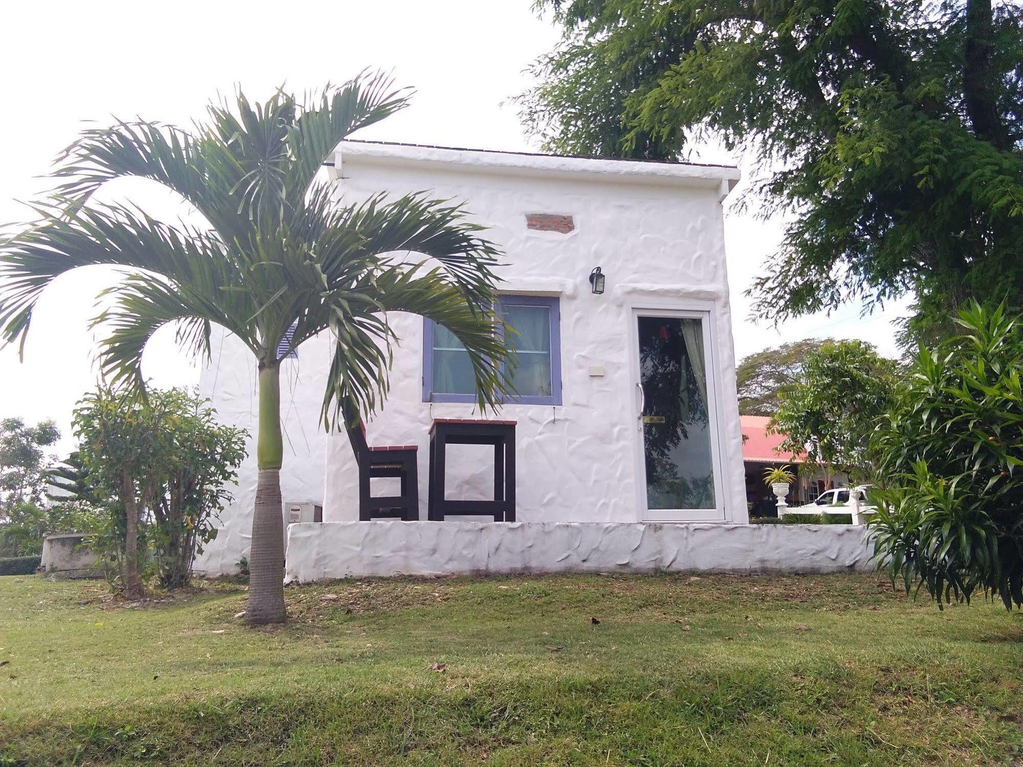 White Rock Resort Pakchong Exterior photo